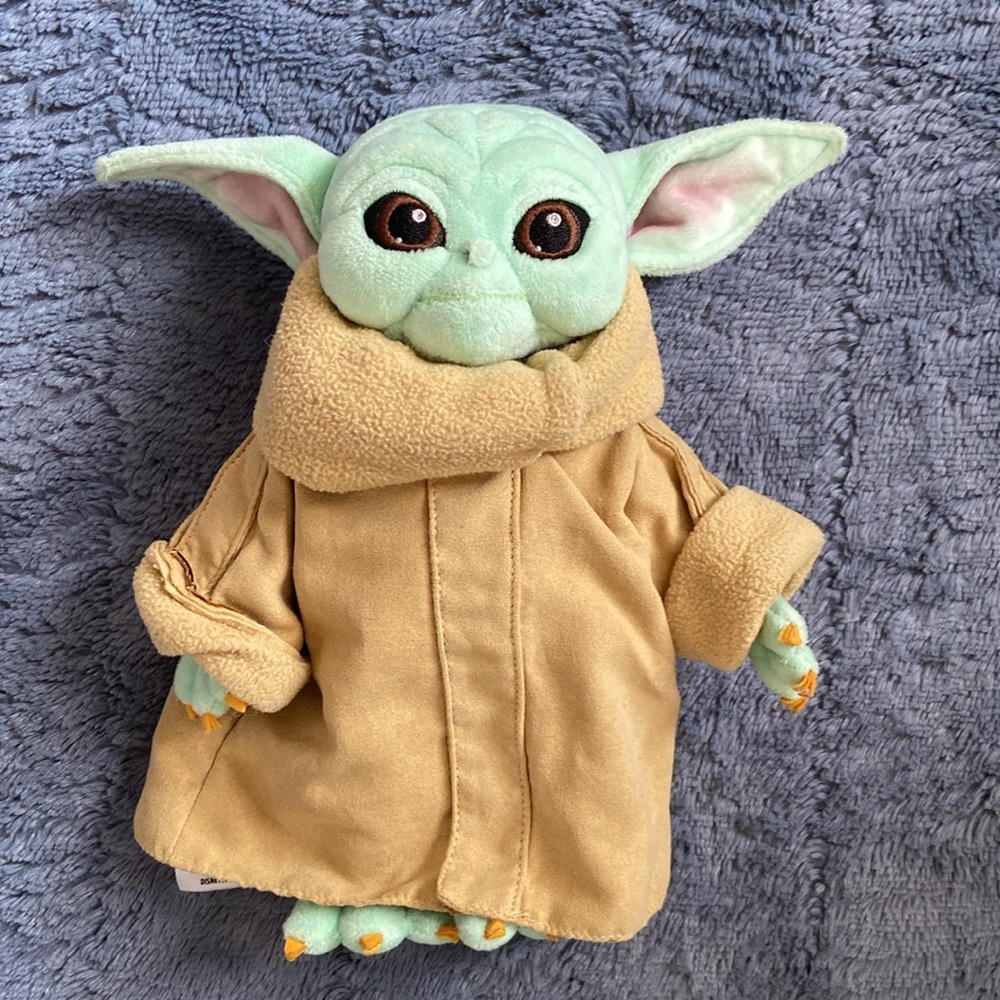 🌟 EUC Grogu Mandalorian star wars The child plush from Disney store